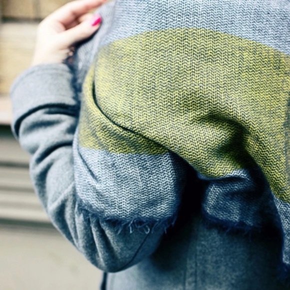 "Betty is My Name" (CLOSING CLOSET SALE) - Picture 4 of 7